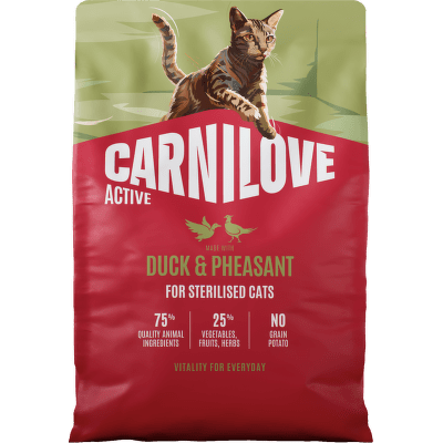 Granule CARNILOVE Active pro sterilizované kočky kachna a bažant 2 kg